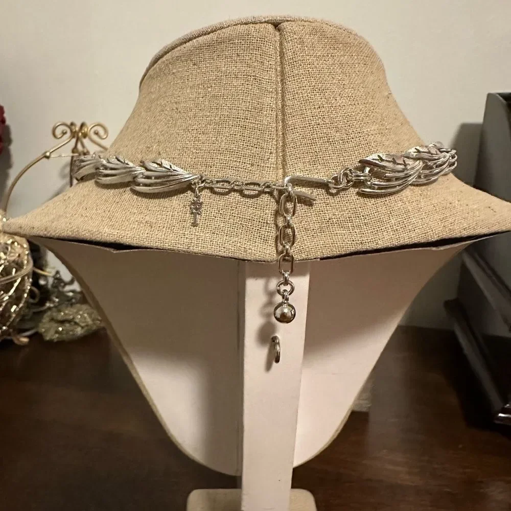 TRIFARI VINTAGE POLISHED SILVER TONE LEAVES LINK  NECKLACE - Picture 4 of 5